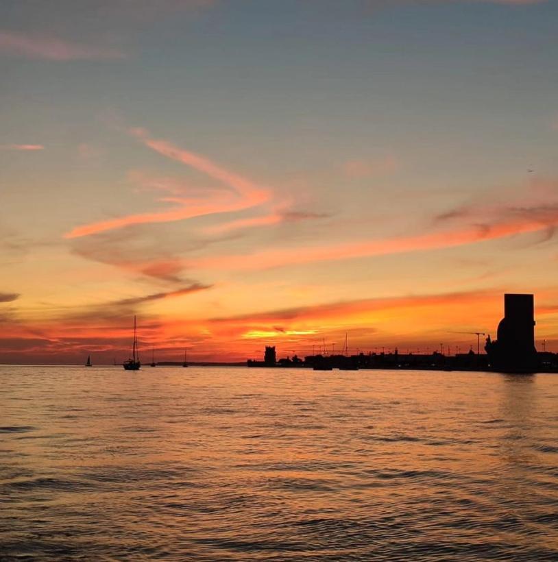Sailing Tours - Night On Board - Alcantara Botel Lissabon