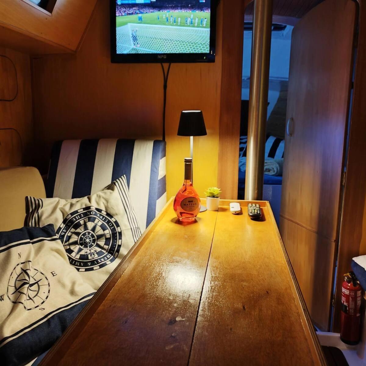 Botel Sailing Tours - Night On Board - Alcantara *